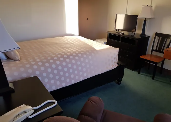 Americas Best Value Inn & Suites Northfield